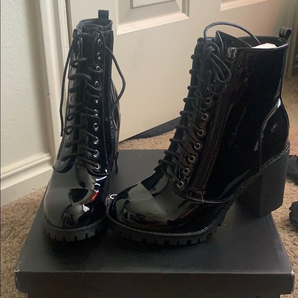 Fashion Nova Shoes - Fashion nova never worn boots